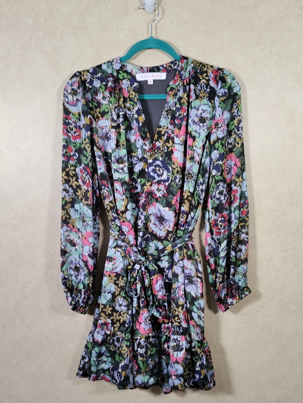 J101 Meet Me In Santori Black Floral Belted Mini Dress L NEW